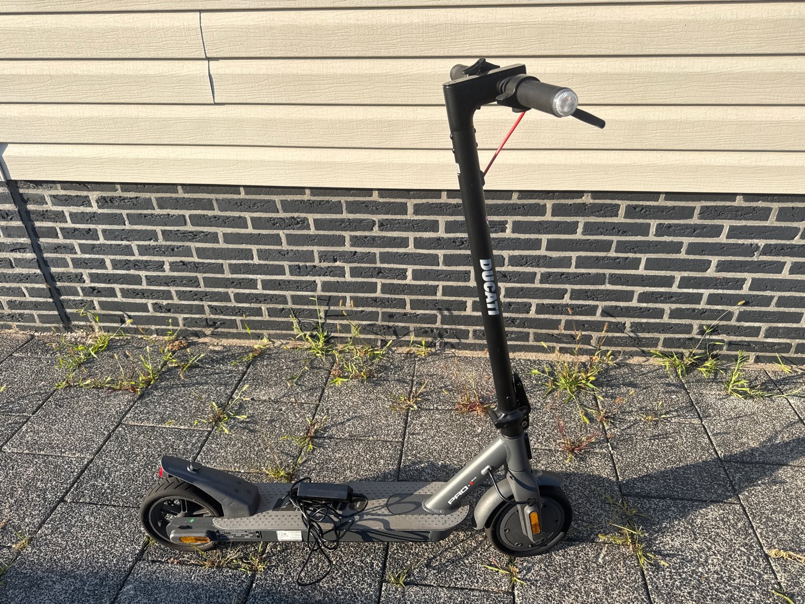 Ducati PRO-I EVO E-step - Goede staat, Fietsen en Brommers, Steps, Gebruikt, Elektrische step (E-scooter), Ophalen