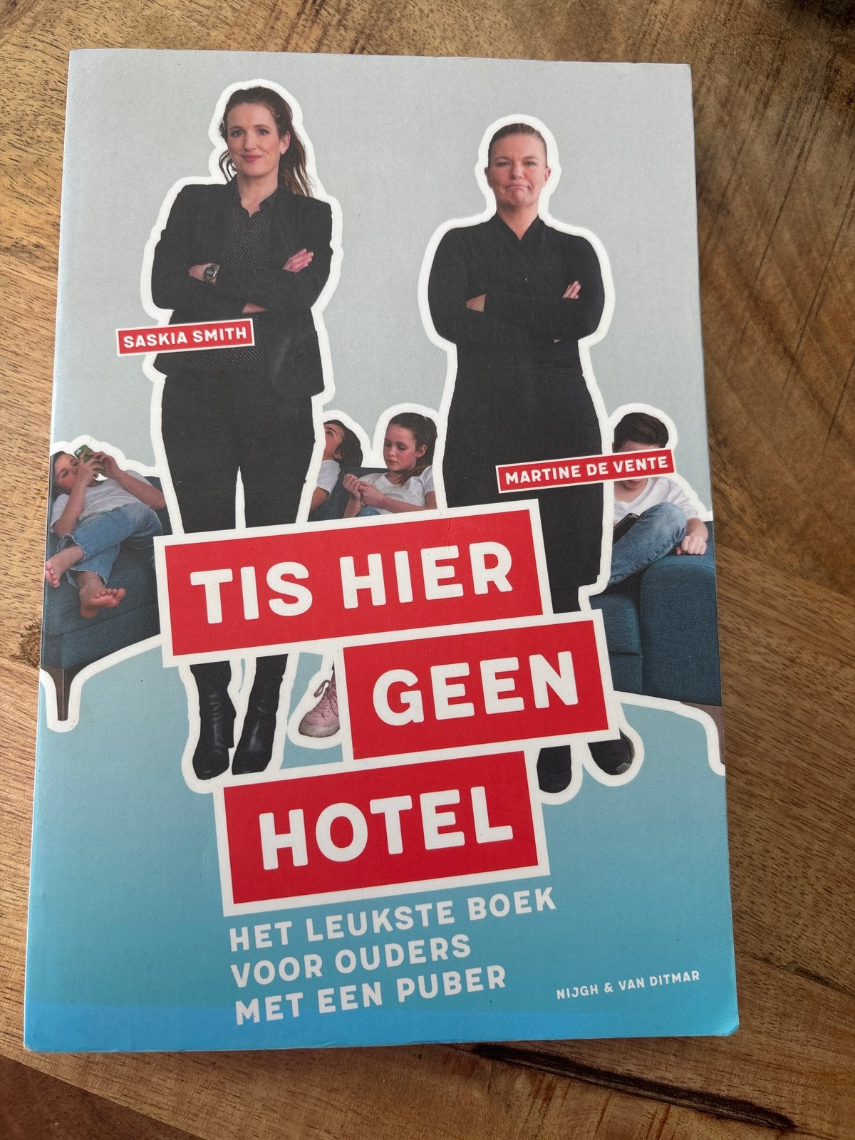 Martine de Vente - Tis hier geen hotel, Ophalen of Verzenden, Zo goed als nieuw, Martine de Vente; Saskia Smith