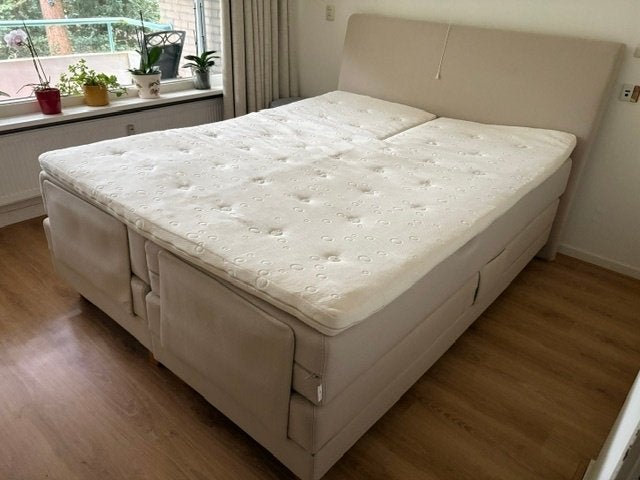 Tweepersoonsbed boxspring, Huis en Inrichting, Slaapkamer | Bedden, Ophalen, Gebruikt, Beige, Tweepersoons
