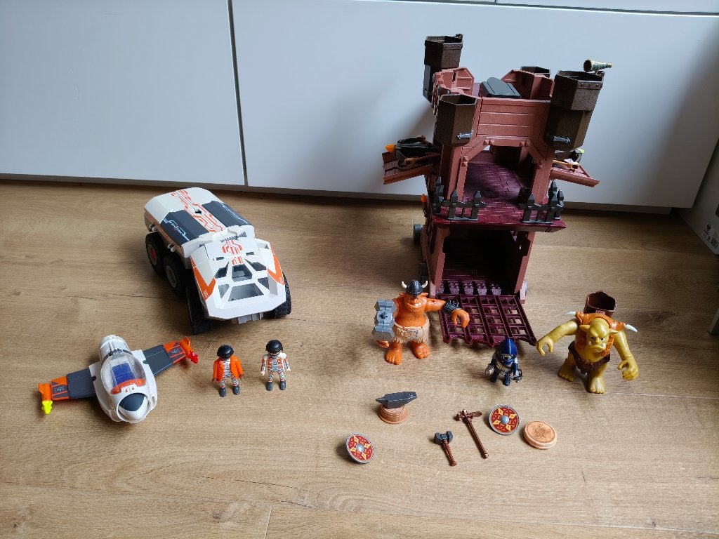 Playmobil set met voertuigen, figuren en kasteel, Kinderen en Baby's, Gebruikt, Complete set, Overige typen, Ophalen of Verzenden