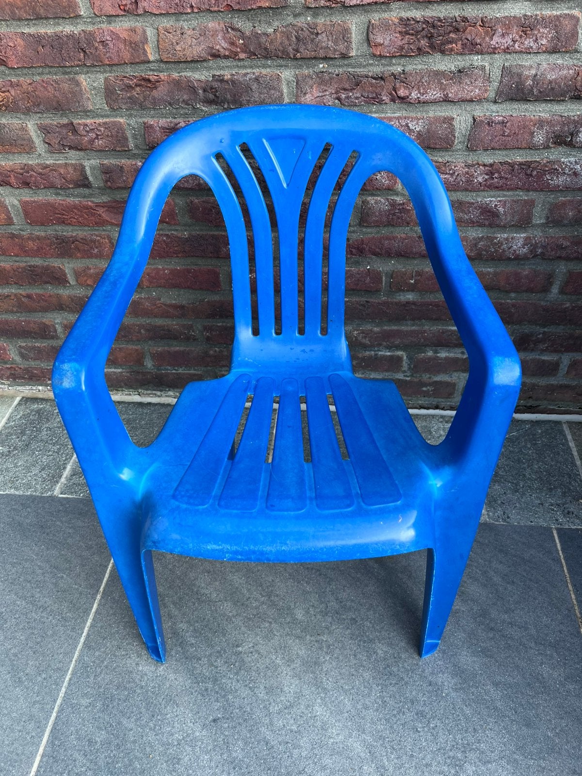 Blauw kunststof kinderstoeltje – Made in Italy, Tuin en Terras, Ophalen of Verzenden, Gebruikt, Kunststof