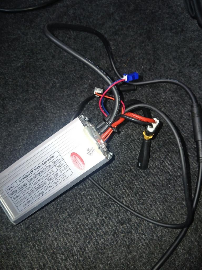Fatbike controller 250watt zwarte kabel+kabel er bij, Ophalen