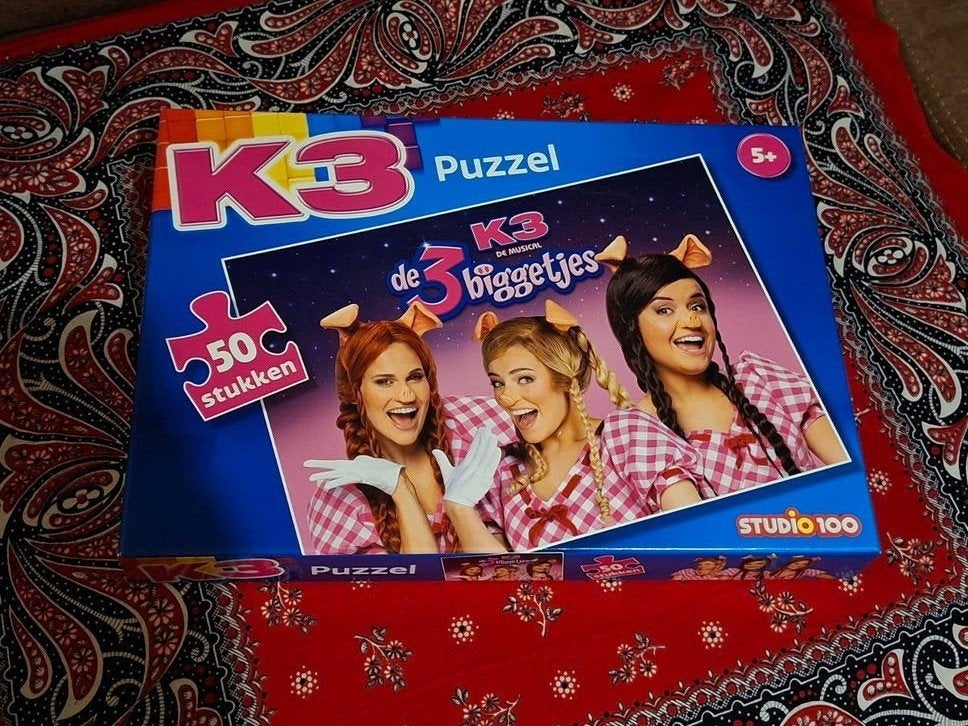 K3 puzzel de 3 biggetjes studio 100 50 stukken, Ophalen of Verzenden, 10 tot 50 stukjes, Zo goed als nieuw, 6 jaar of ouder