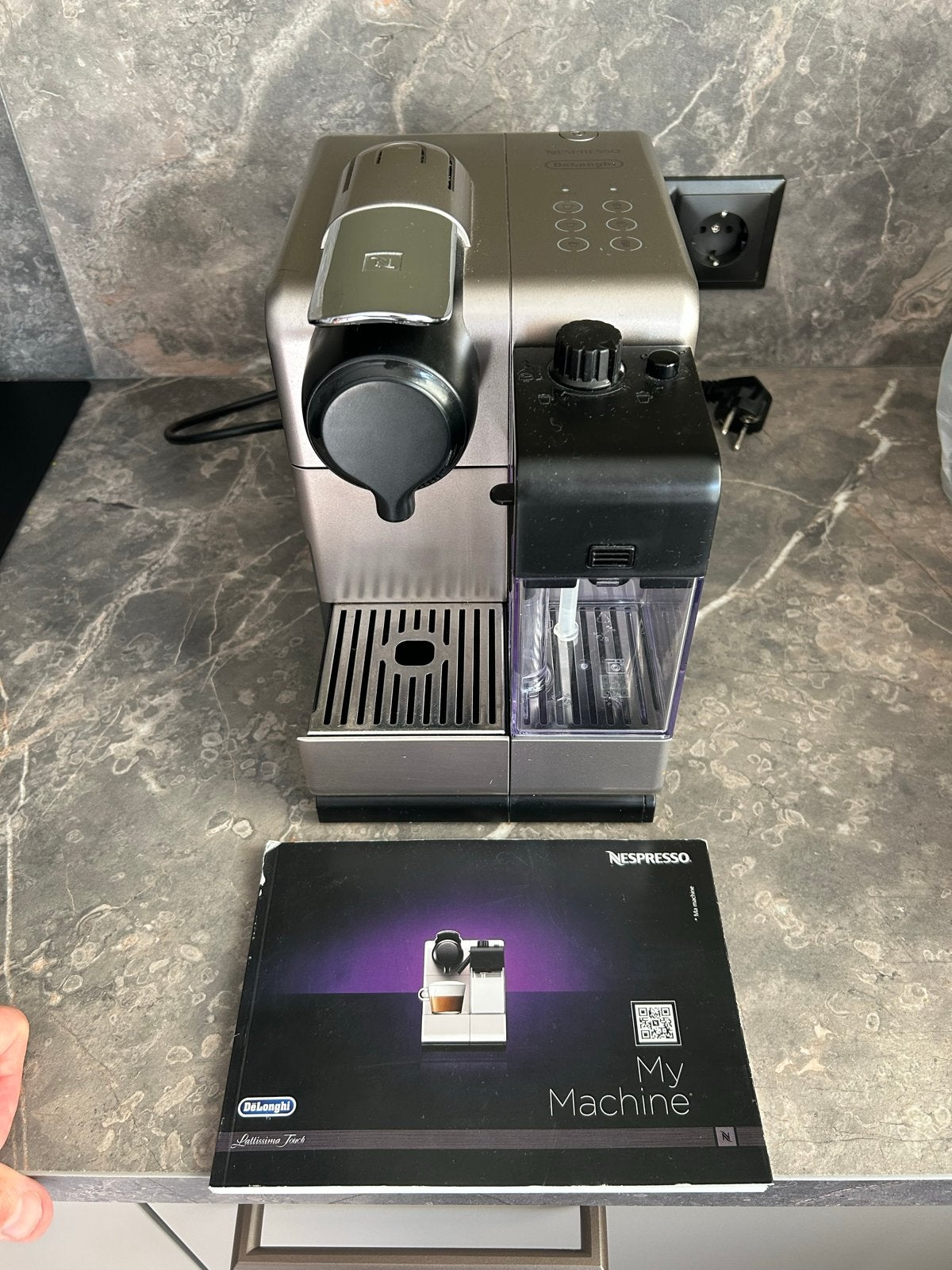 Nespresso De'Longhi Lattissima Touch Koffiemachine, Ophalen, Gebruikt, Koffiemachine, 2 tot 4 kopjes