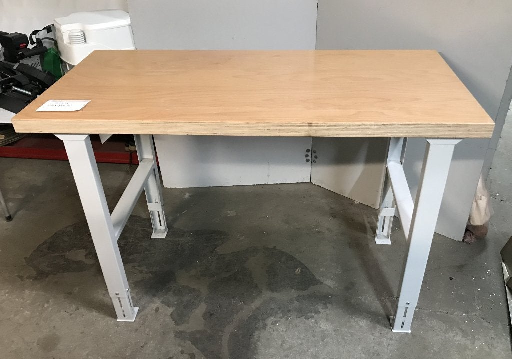 Werkbank, 150x70 en 150x75 cm, in hoogte verstelbaar, opbouw, Ophalen, Gebruikt, 170 cm of meer