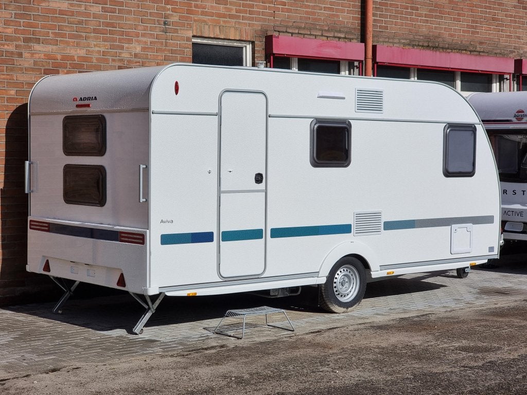 Adria Aviva 472 PK, Schokbreker, Overige typen, Bedrijf, Treinzit