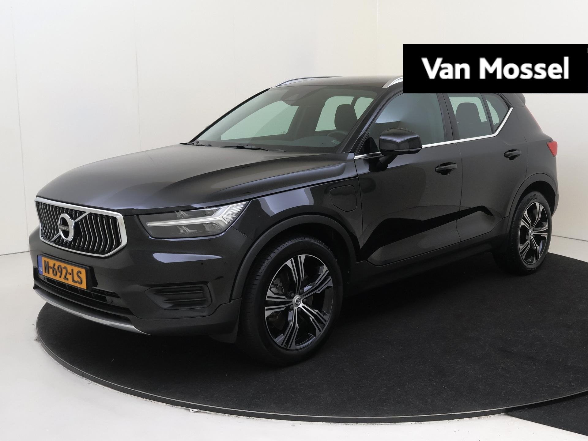 Volvo XC40 1.5 T5 Recharge Inscription Expression | achterop, Auto's, Volvo, Stof, Euro 6, 1712 kg, Zwart