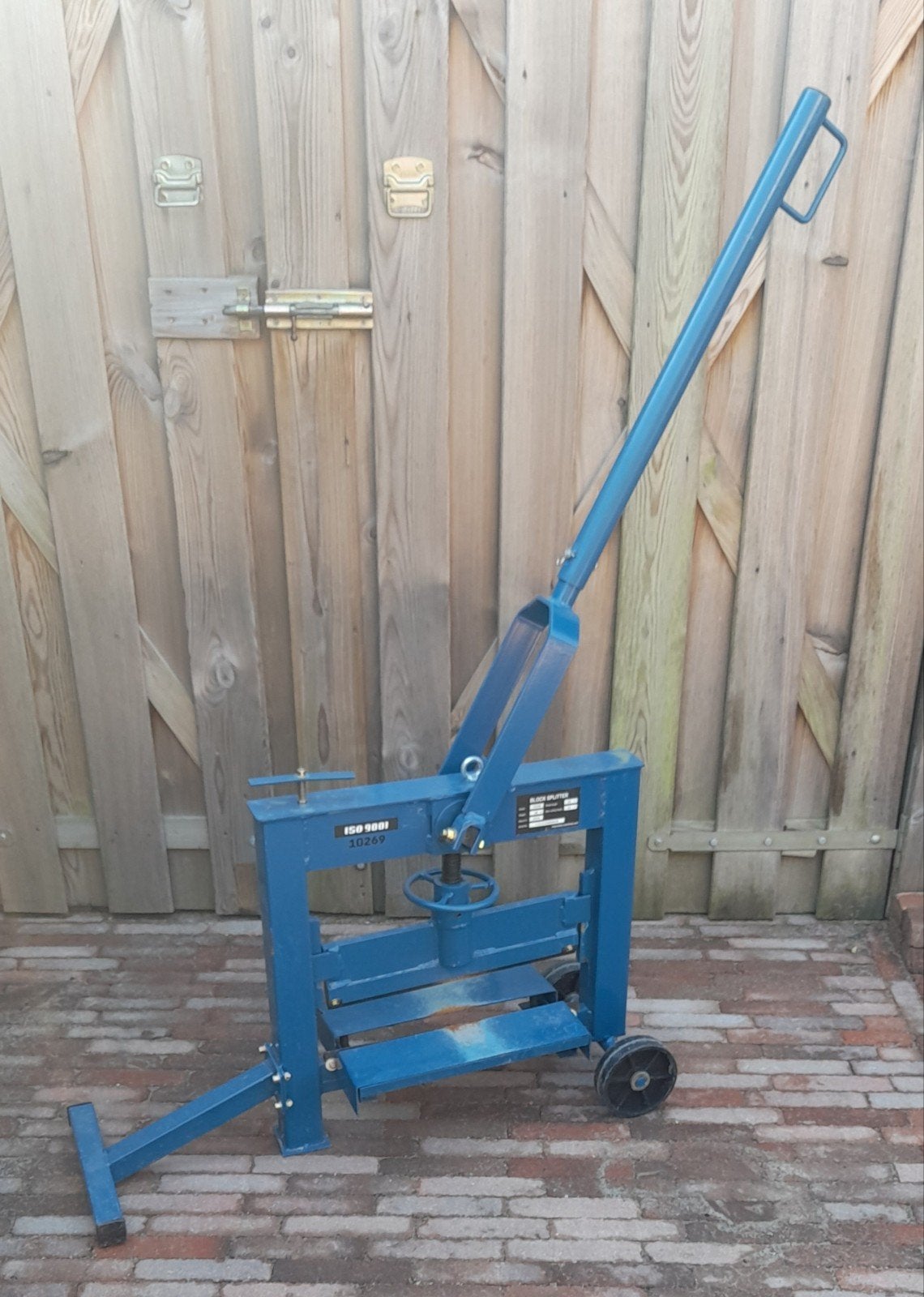 Te koop. Stenenknipper. Professionele kwaliteit. Verrijdbaar, Ophalen, Zo goed als nieuw