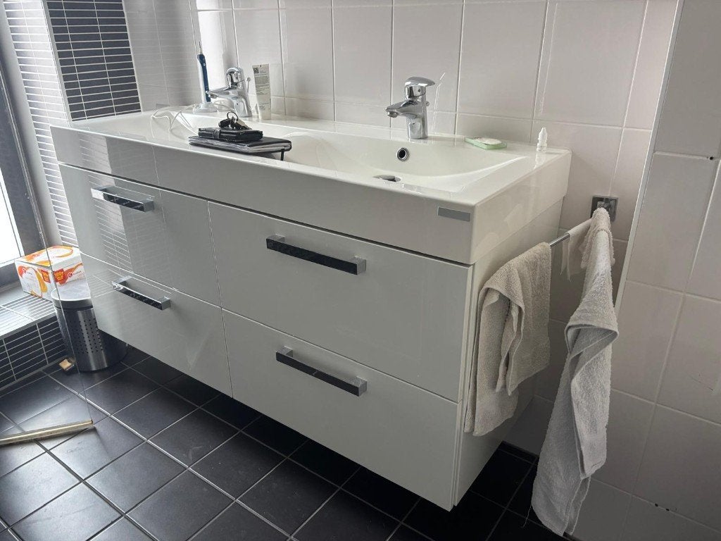 Badkamer wandmeubel met dubbele wasbak, Huis en Inrichting, Badkamer | Badkamermeubels, Ophalen, Gebruikt, 100 tot 150 cm, 100 tot 150 cm
