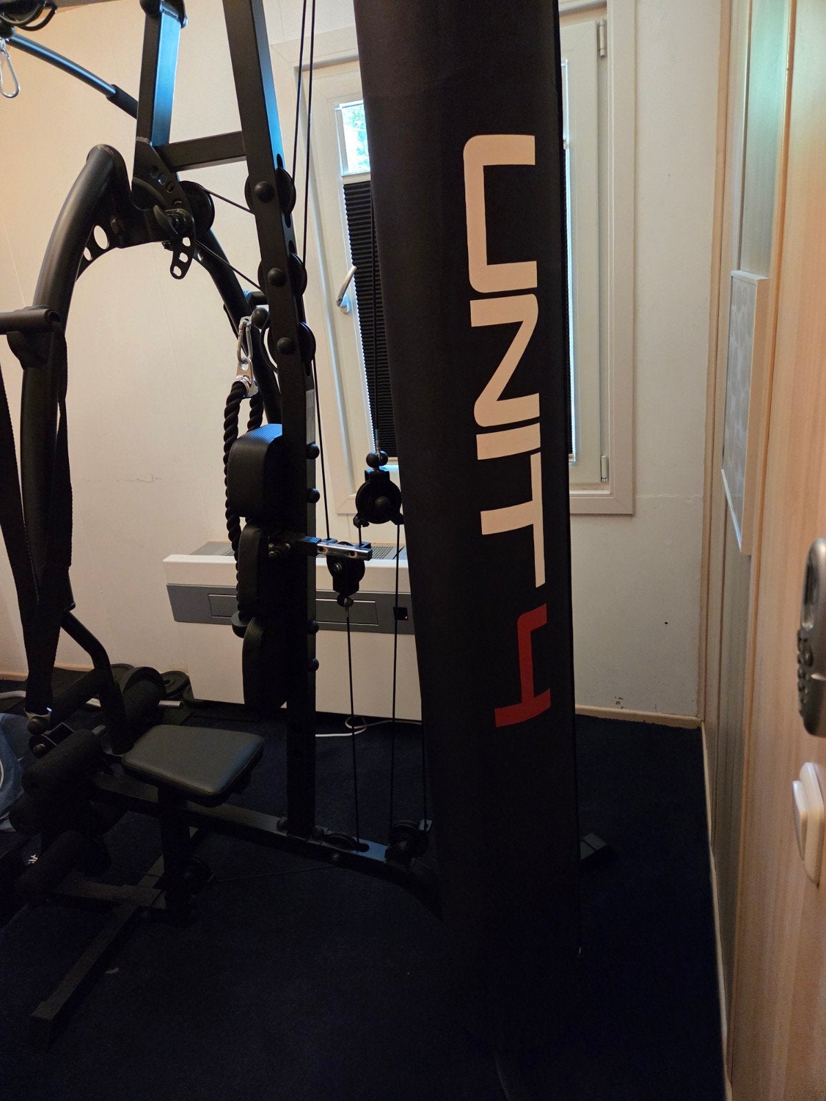 Focus Fitness Unit 4 Krachtstation met bokszak en gewichten, Ophalen, Benen, Krachtstation, Zo goed als nieuw