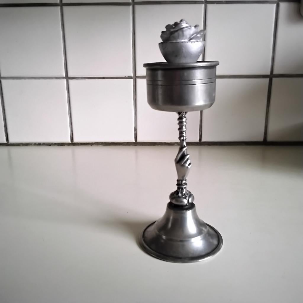 Tinnen waxinelichtje "hand met toorts", Antiek en Kunst, Antiek | Tin, Ophalen of Verzenden