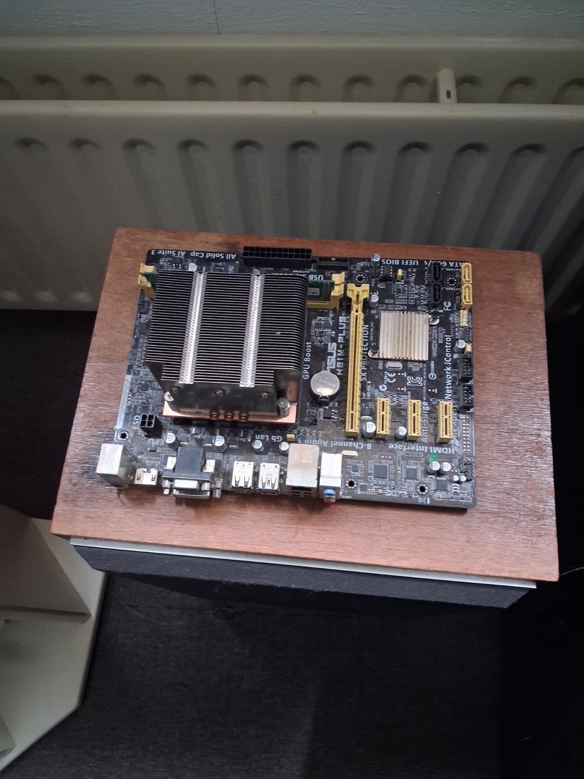 ASUS H81M-PLUS Moederbord - Ophalen in Bunschoten-Spakenburg, Gebruikt, DDR3, Ophalen of Verzenden, Micro-ATX