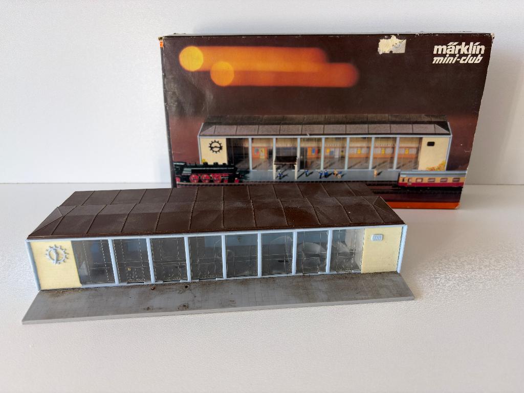 Märklin Mini-Club Z Spoor Station Perron Gebouw Vintage, Hobby en Vrije tijd, Overige merken, Gebruikt, Ophalen of Verzenden, Gelijkstroom