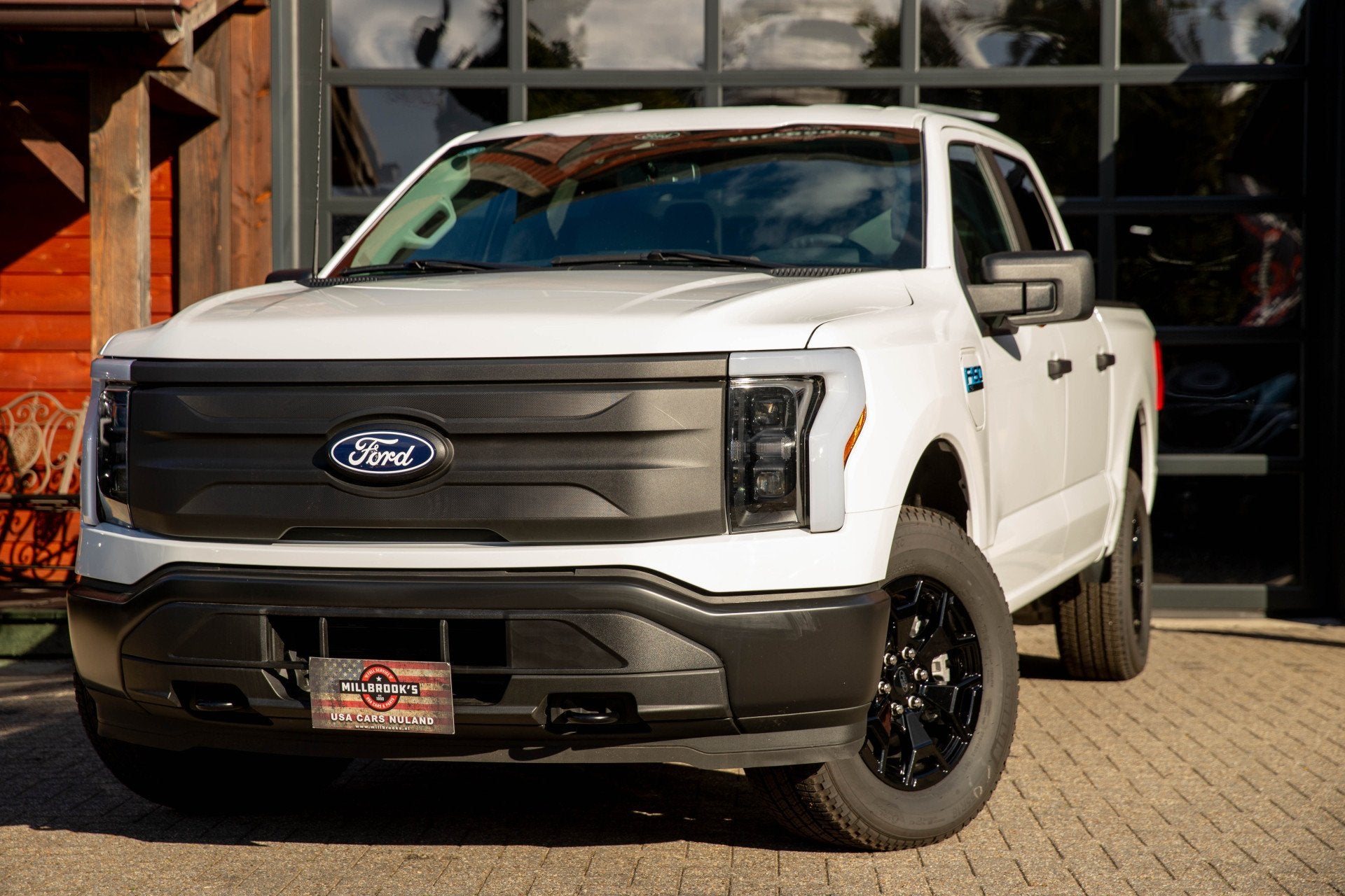 Ford Ford F-150 Lightning Pro 4x4 SuperCrew ! lage bijtellin, Auto's, Automaat, 2920 kg, Wit, Ford