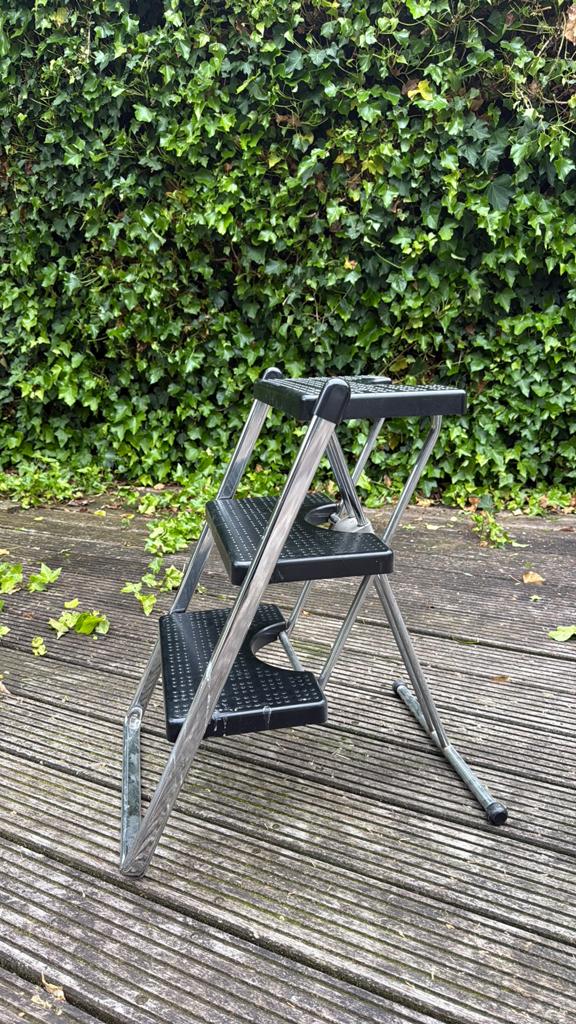 Magis nuovastep design trapladder, Trap, Ophalen of Verzenden, Zo goed als nieuw, Opvouwbaar of Inschuifbaar