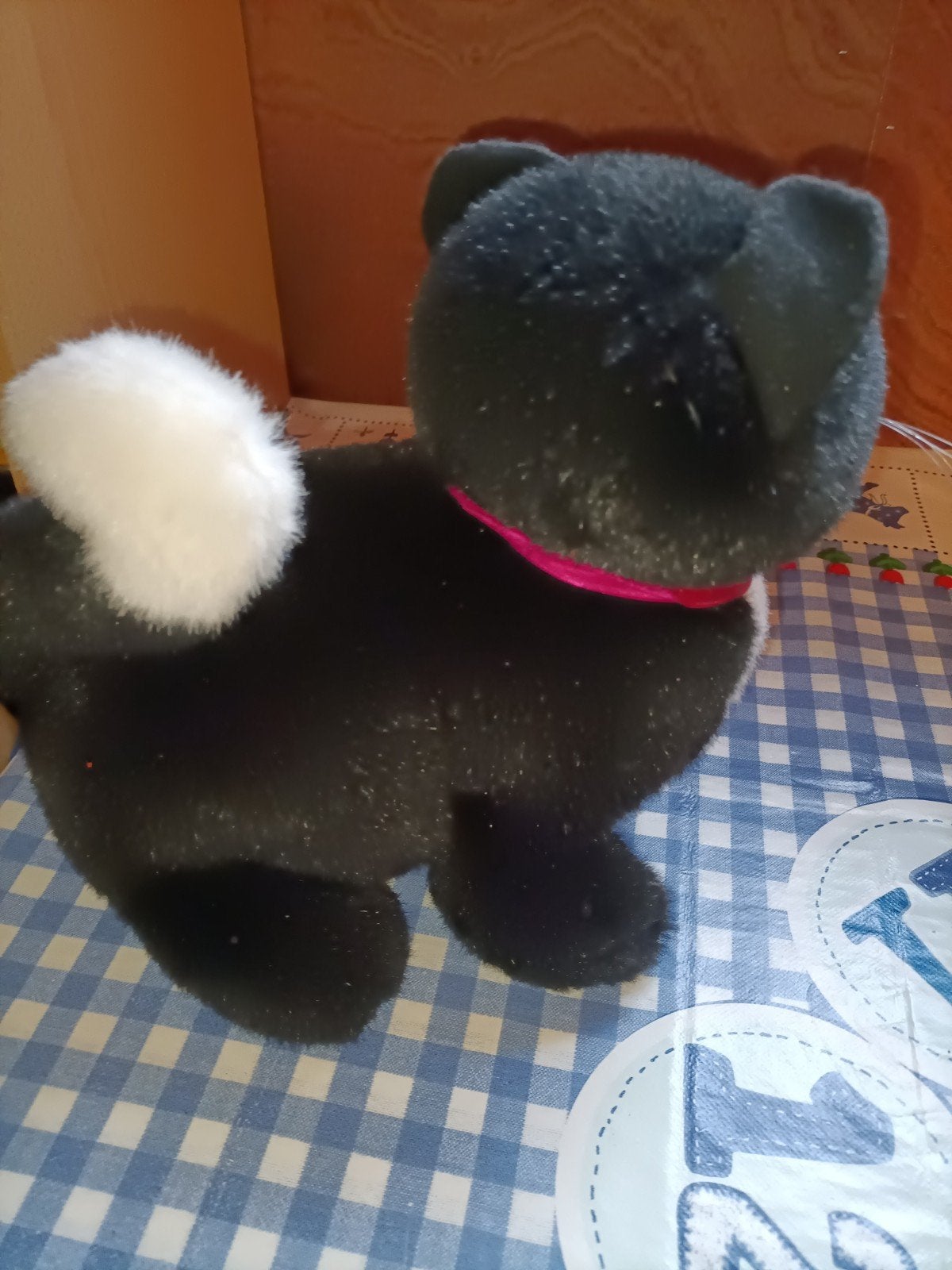 Poes knuffel zwart met wit van Stichting Zwerfdier 27 cm, Ophalen of Verzenden, Zo goed als nieuw