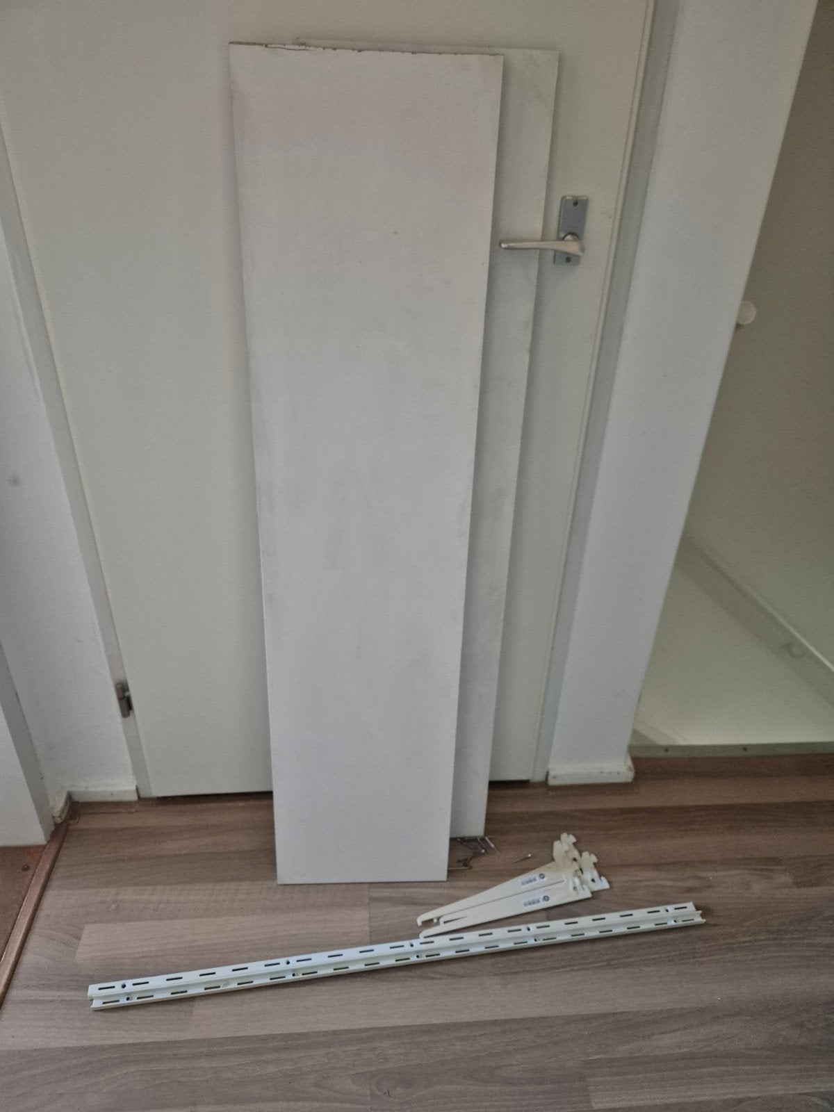 Wandplanken met ophangsysteem, Ophalen, Gebruikt