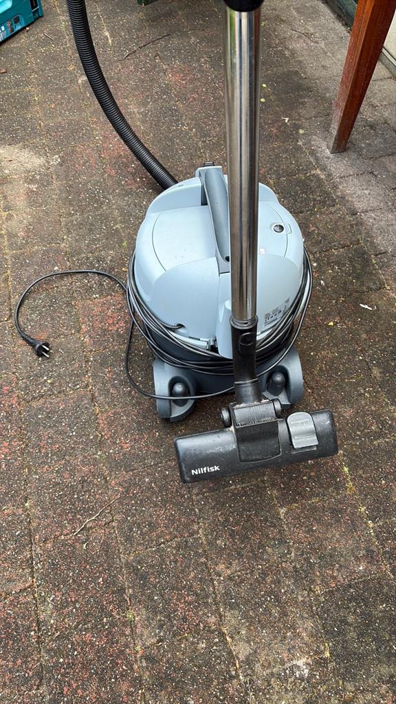 NILFISK STOFZUIGER IZGS!!, Overige merken, Gebruikt, Industriële stofzuiger, Minder dan 1200 watt