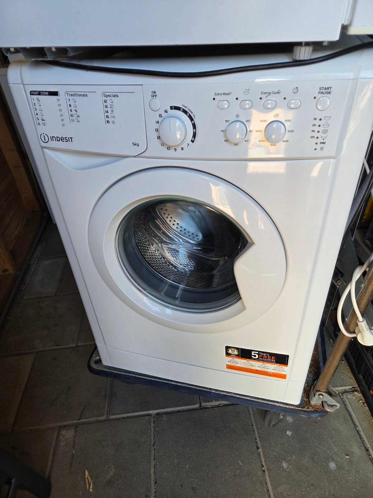 Wasmachine 5kg, Indesit, Ophalen, 1200 tot 1600 toeren, Gebruikt, Minder dan 85 cm