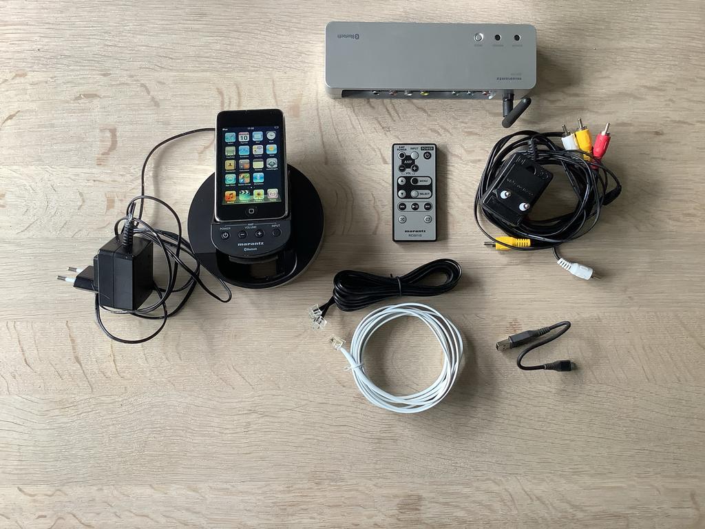 Marantz IS301 Bluetooth iPod Dock + iPod Touch 16GB, Audio, Tv en Foto, Mp3-spelers | Apple iPod, Gebruikt, Touch, Zwart, Ophalen of Verzenden
