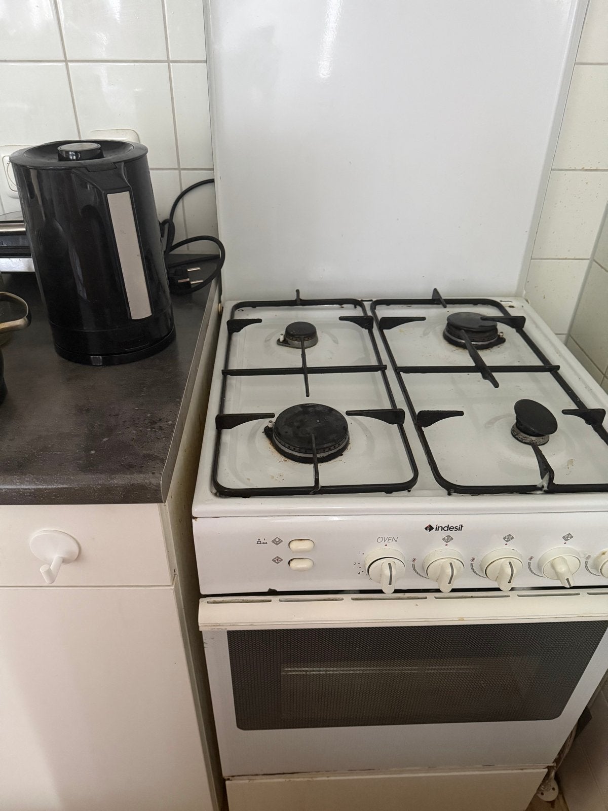 Indesit Vrijstaand Gasfornuis met Oven - Wit, Ophalen, Gebruikt, 4 kookzones, Gas