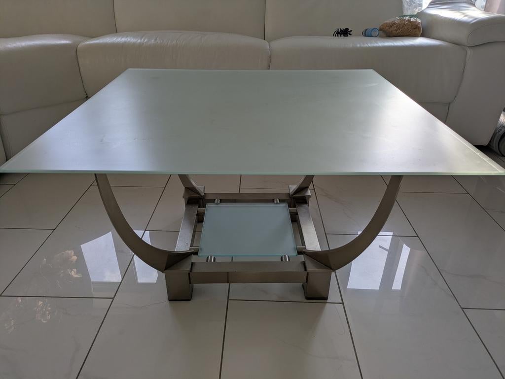 Moderne Koffietafel met Stalen Frame en Glazen Blad, Huis en Inrichting, Tafels | Salontafels, Ophalen, Gebruikt, 50 tot 100 cm