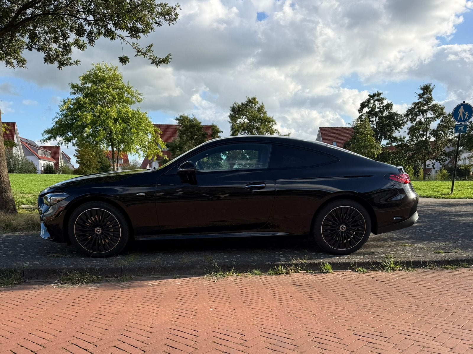 Mercedes-Benz CLE 300 e 313pk 9G-TRONIC 2025 Zwart, Auto's, Automaat, Achterwielaandrijving, 1800 kg, Zwart