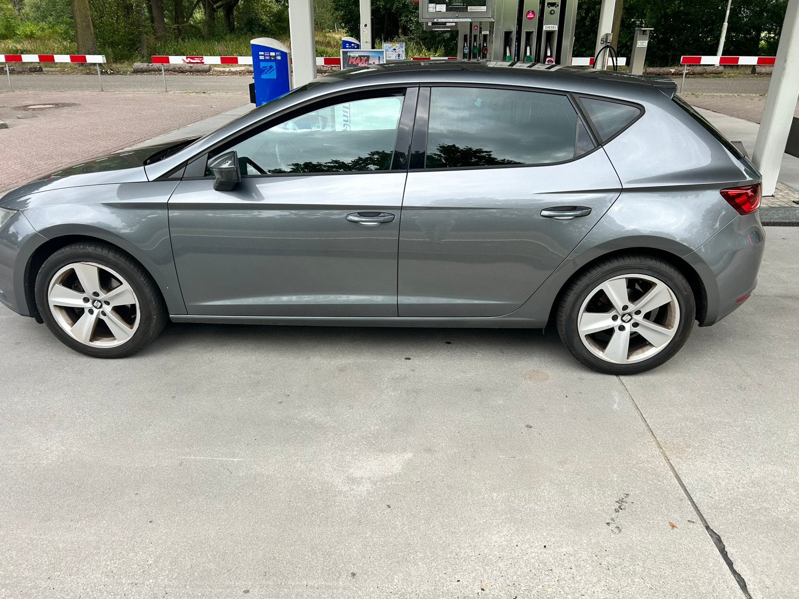 Seat Leon 1.2 TSI 77KW/105PK 2014 Grijs, Voorwielaandrijving, 4 cilinders, Leon, 49 €/maand