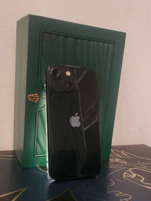 Foto 3 van iPhone 13 mini met nieuw scherm en batterij