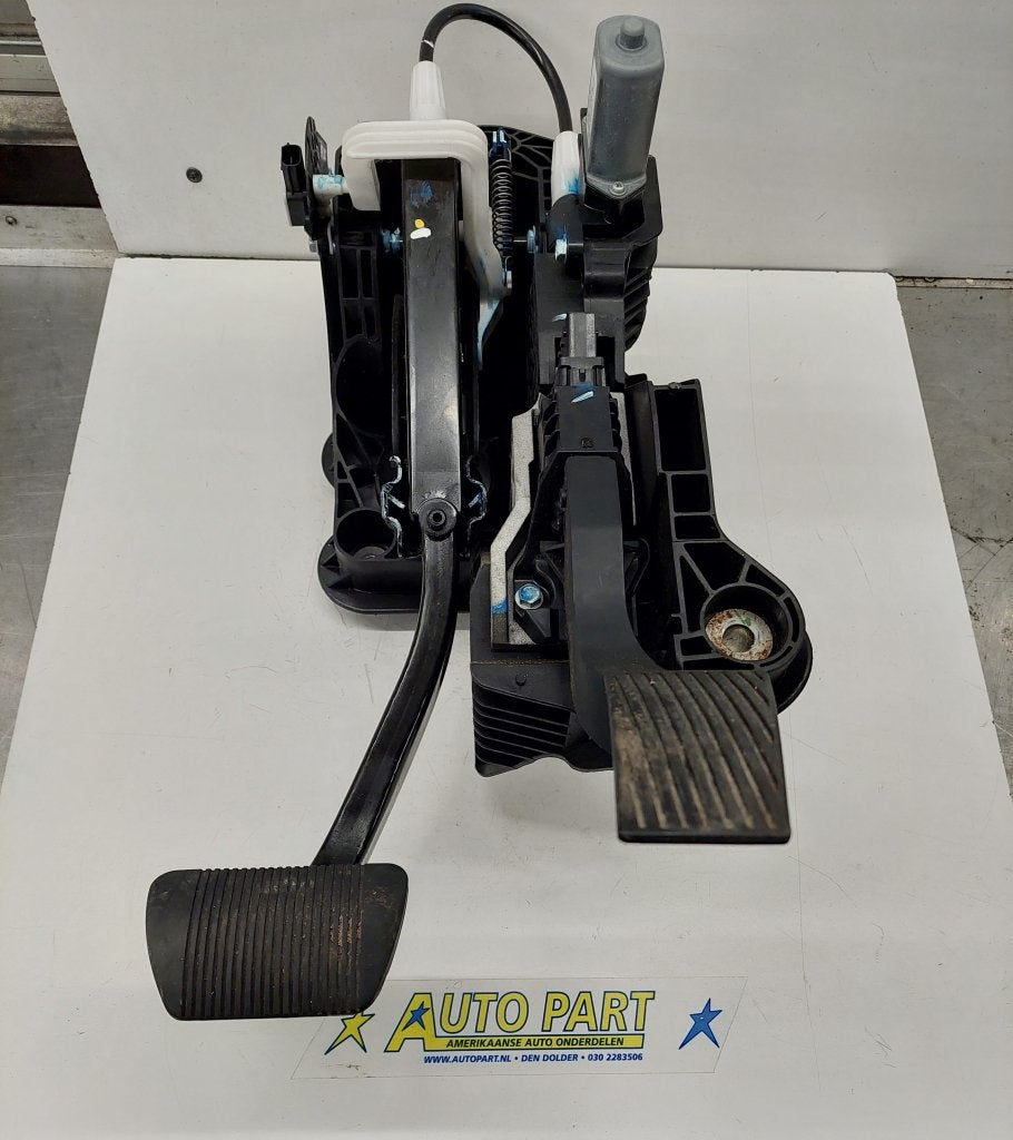 Dodge DT rem en gaspedaal cassette 2019-2020, Auto-onderdelen, Gebruikt, PO Box 21-8004 | Auburn Hills, MI 48321-8004, Amerikaanse onderdelen