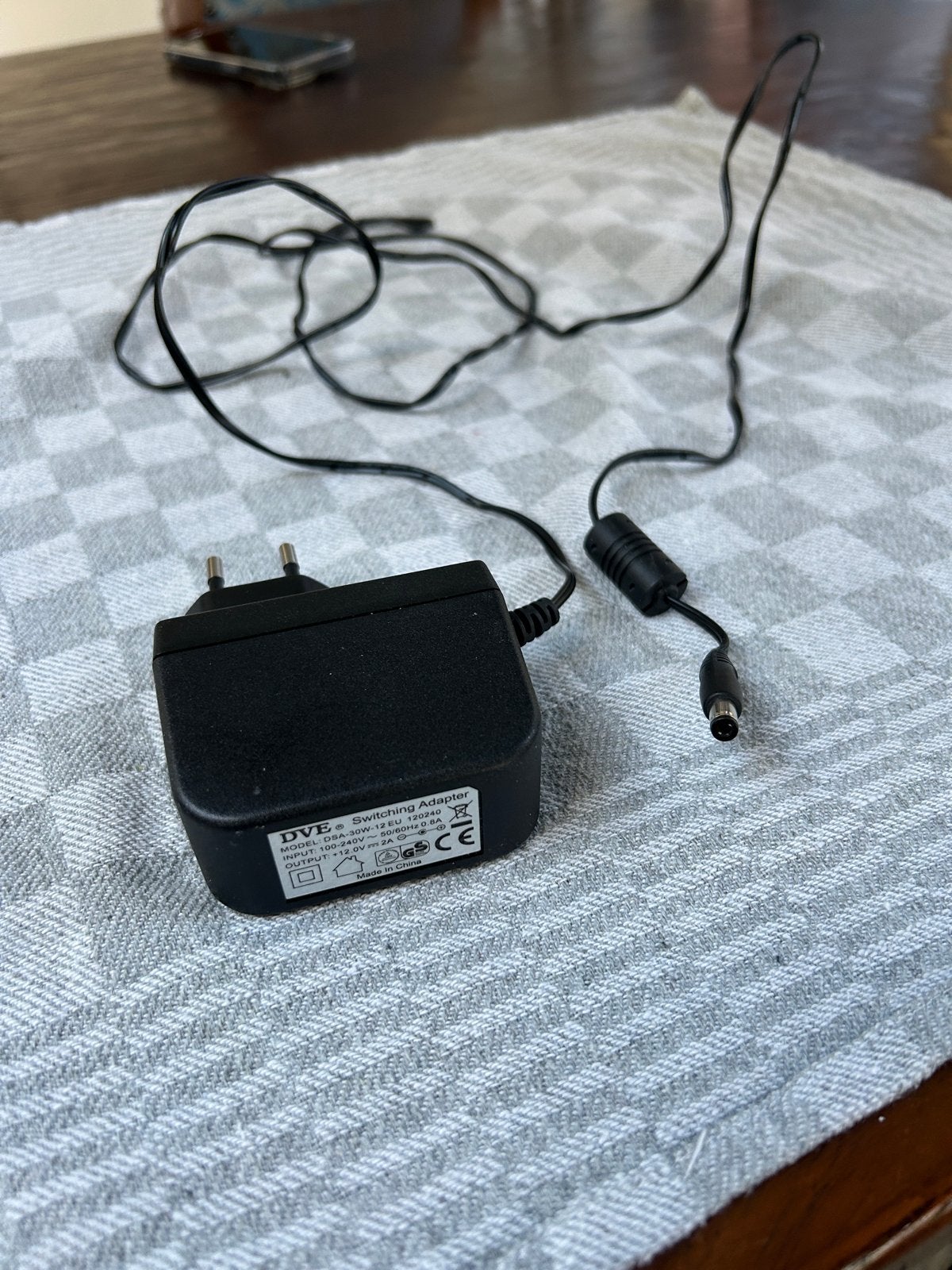 DVE Switching Adapter DSA-30W-12 EU 120240 - 12V 2A Voeding, Ophalen of Verzenden, Zo goed als nieuw