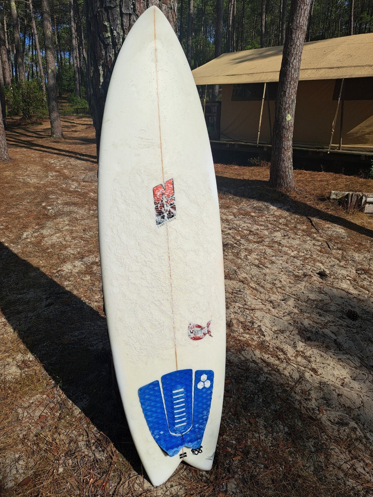 NJS Surfboards Fish Surfboard 6'2" incl. vinnen, Watersport en Boten, Golfsurfen, Ophalen of Verzenden, Gebruikt, Fish, Met vinnen