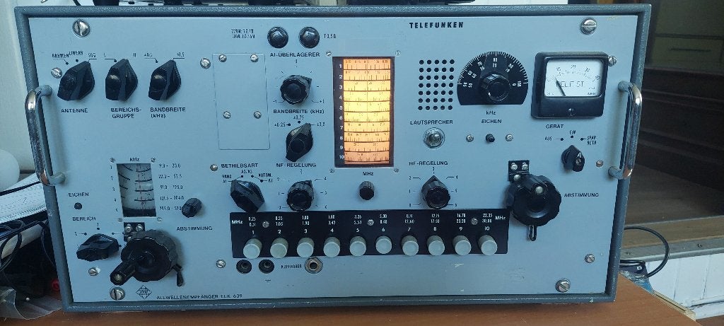KG/LG/MG wereldontvanger Telefunken  ELK 639    Zeldzaam !, Telecommunicatie, Ophalen, Zo goed als nieuw, Ontvanger