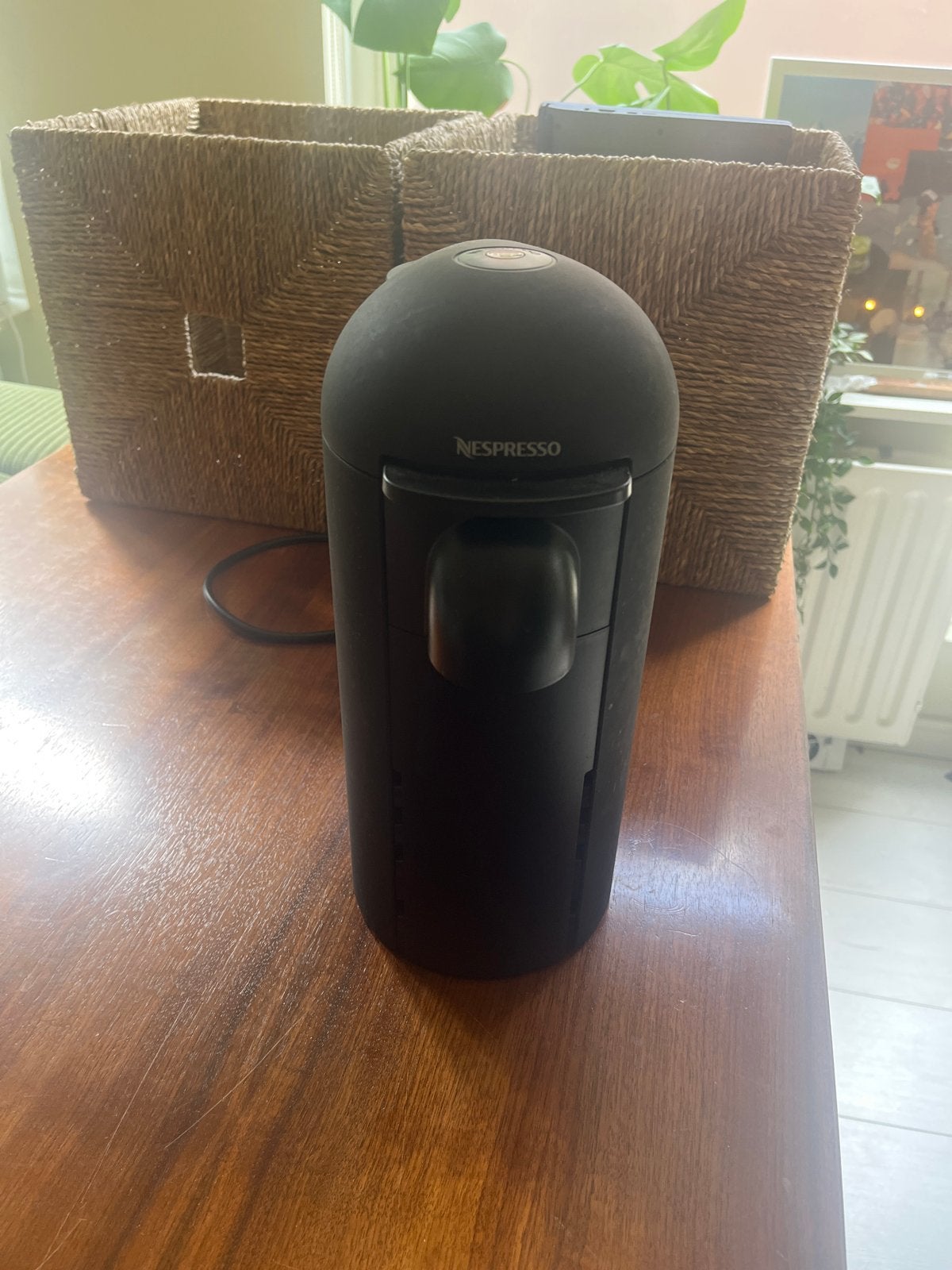 Nespresso Vertuo koffiezetapparaat - Zo goed als nieuw, Koffiemachine, Ophalen of Verzenden, Zo goed als nieuw, 2 tot 4 kopjes
