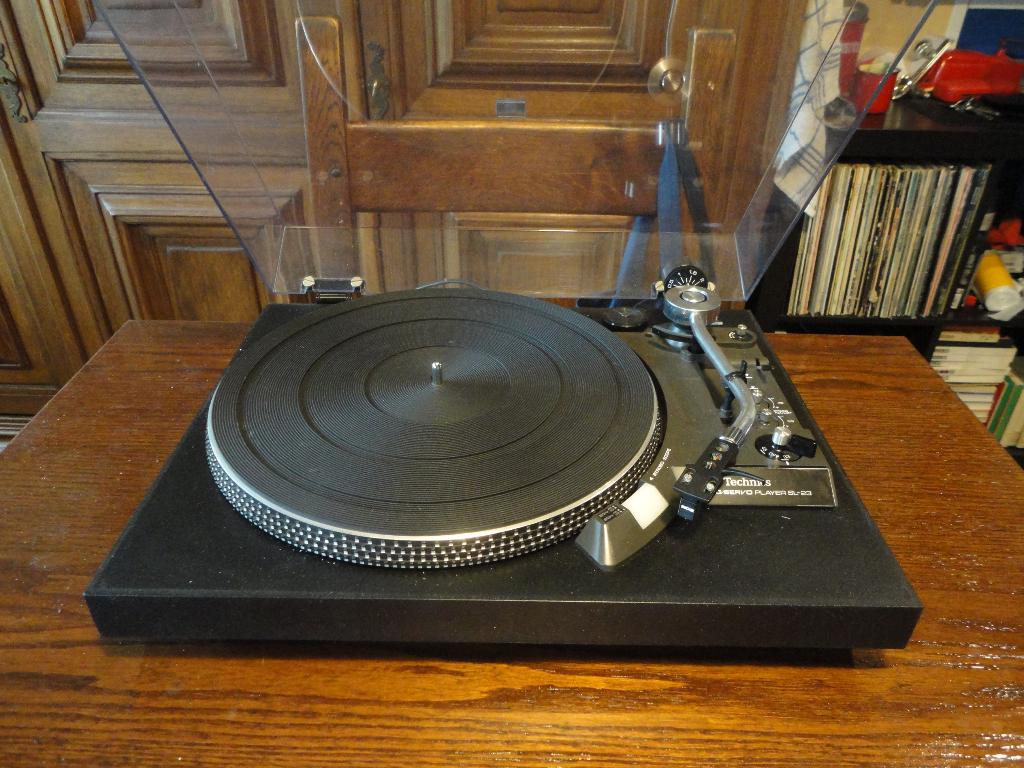 Technics SL-23 Platenspeler, Gebruikt, Automatisch, Ophalen of Verzenden, Platenspeler