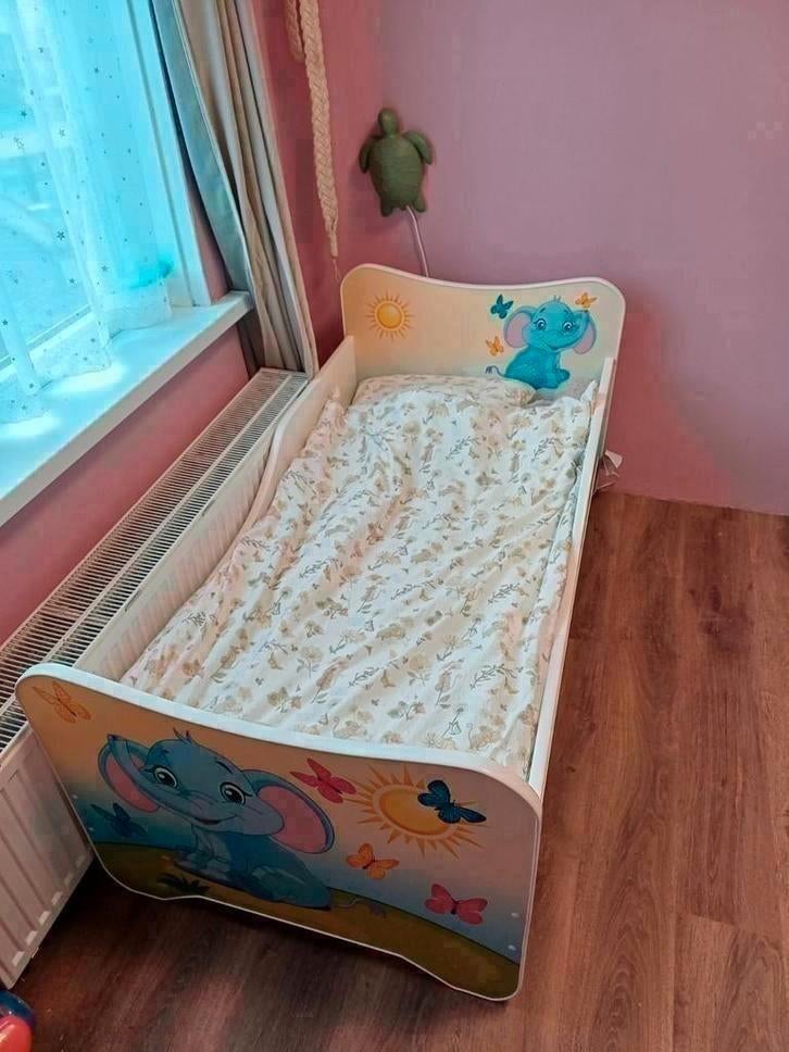 Olifanten peuterbed 70x140 inclusief matras, Kinderen en Baby's, Kinderkamer | Bedden, Ophalen, Gebruikt, 70 tot 85 cm, 140 tot 160 cm
