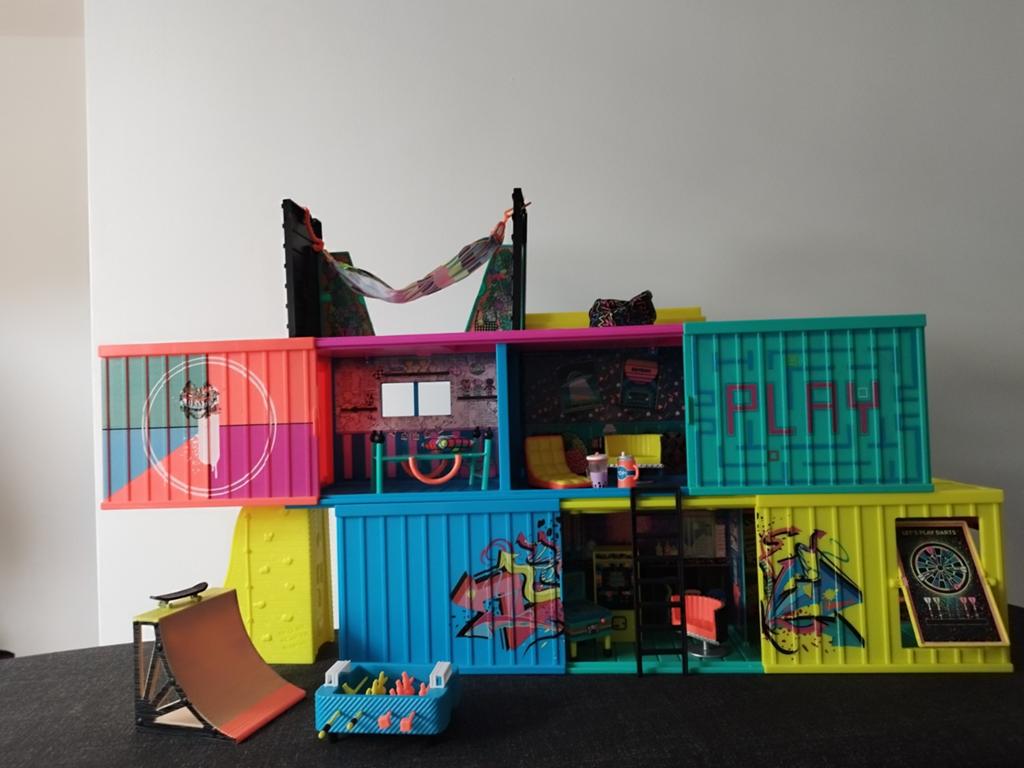 LOL Surprise OMG House of Surprises Speelset, Ophalen of Verzenden, Zo goed als nieuw, Poppenhuis