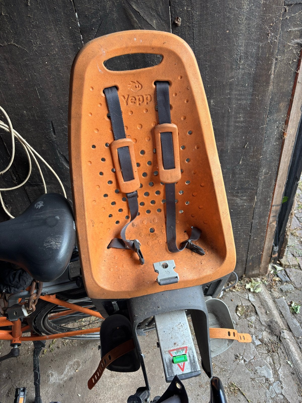 Yepp Achterzitje Oranje - Gebruikt, Ophalen, Achterzitje, 9 t/m 36 kg, Gebruikt