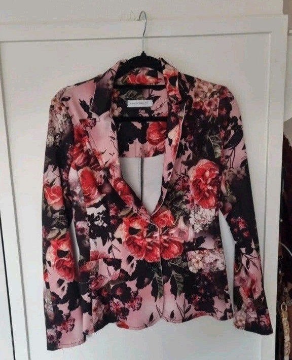 Rinascimento bloemen blazer, valt als S/M, Rinascimento, Ophalen of Verzenden, Jasje, Roze