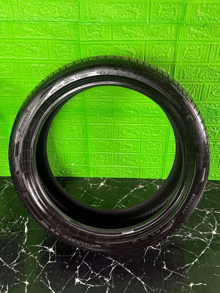 Pirelli Cinturato P7 235/40R19 zomerbanden, Gebruikt, Niet ingevuld, Ophalen of Verzenden, 235 mm