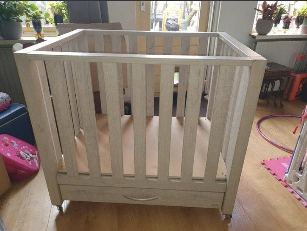 Houten babybox met Lade, Ophalen, Gebruikt, Overige typen