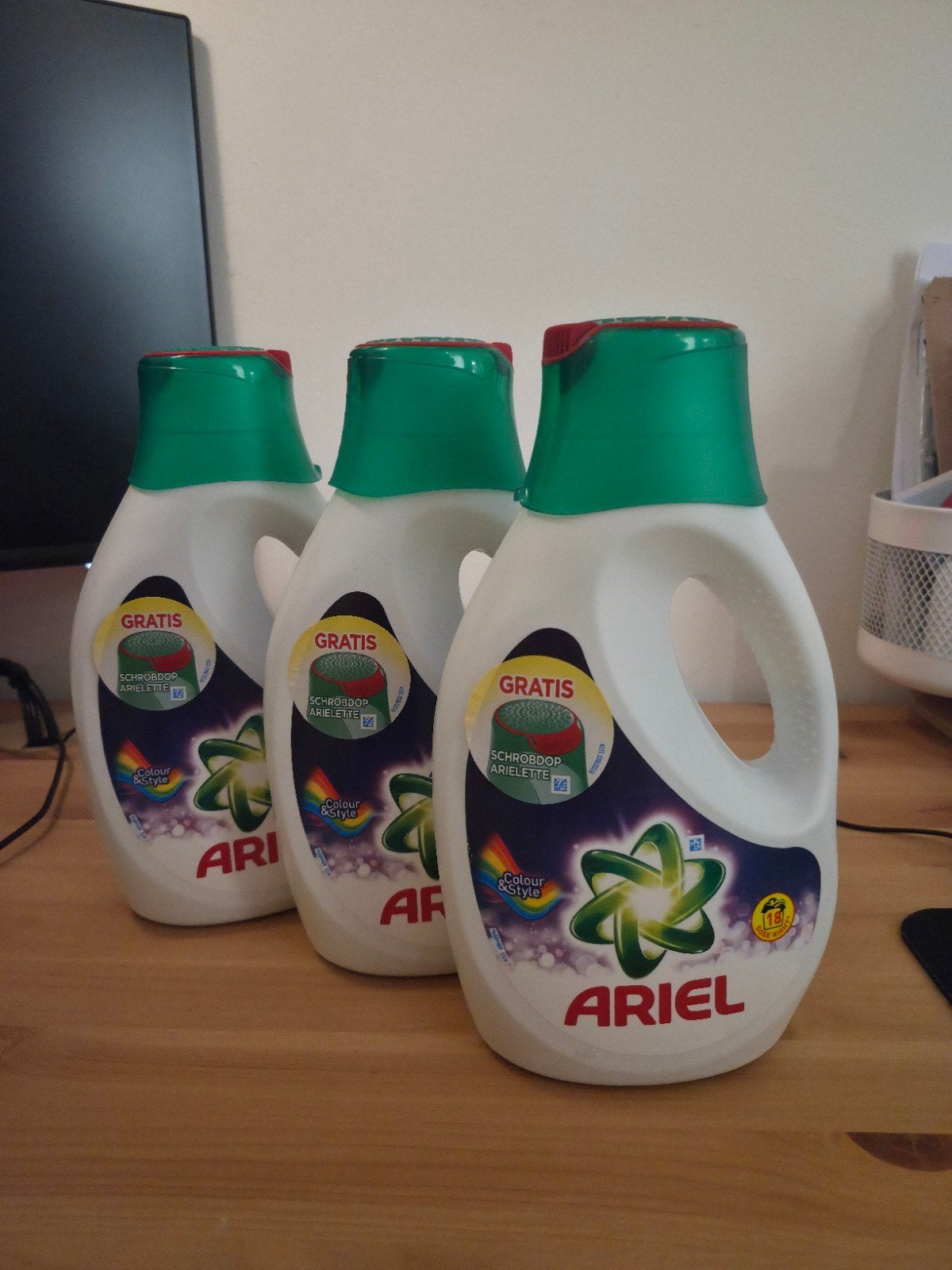 3 flessen Ariel Kleur Wasmiddel - 1170 ml per fles, Ophalen of Verzenden, Nieuw