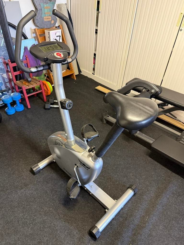 Buffalo HTM2000 Hometrainer, Sport en Fitness, Fitnessapparatuur, Ophalen of Verzenden, Zo goed als nieuw, Metaal, Benen