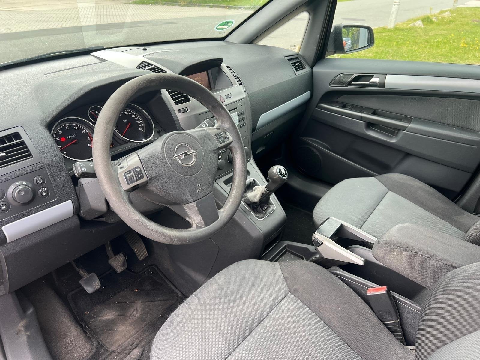 Opel Zafira 1.8 Executive 7Persoons Cruise Airco Trekhaak, Stof, Gebruikt, 4 cilinders, Origineel Nederlands