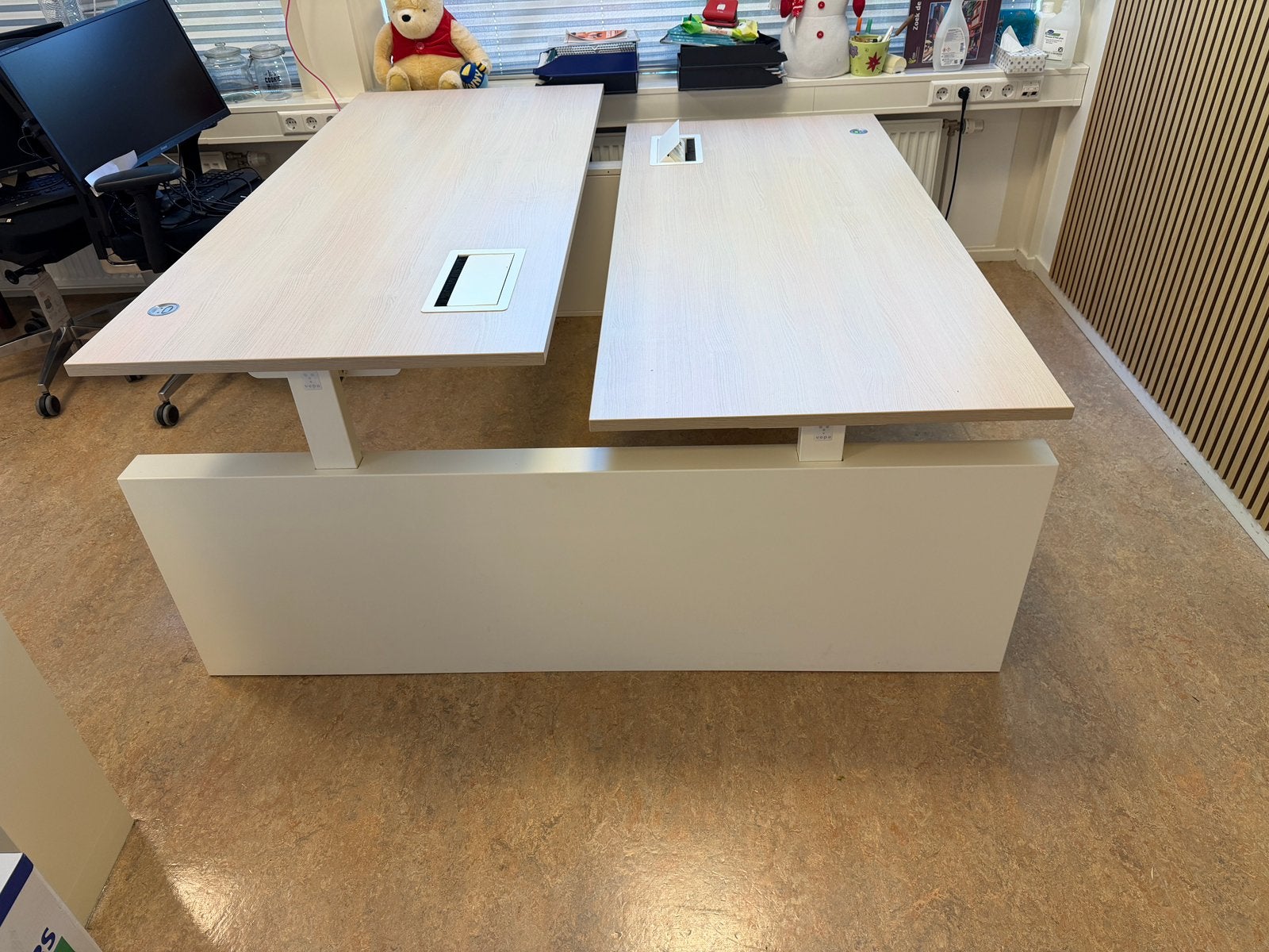 Duo bureau 180 x 188 electrisch verstelbaar, In hoogte verstelbaar, Gebruikt, ., Hoogeveen