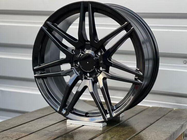 19" MERCEDES V-KLASSE, VITO AMG Look Velgen past op V-VITO