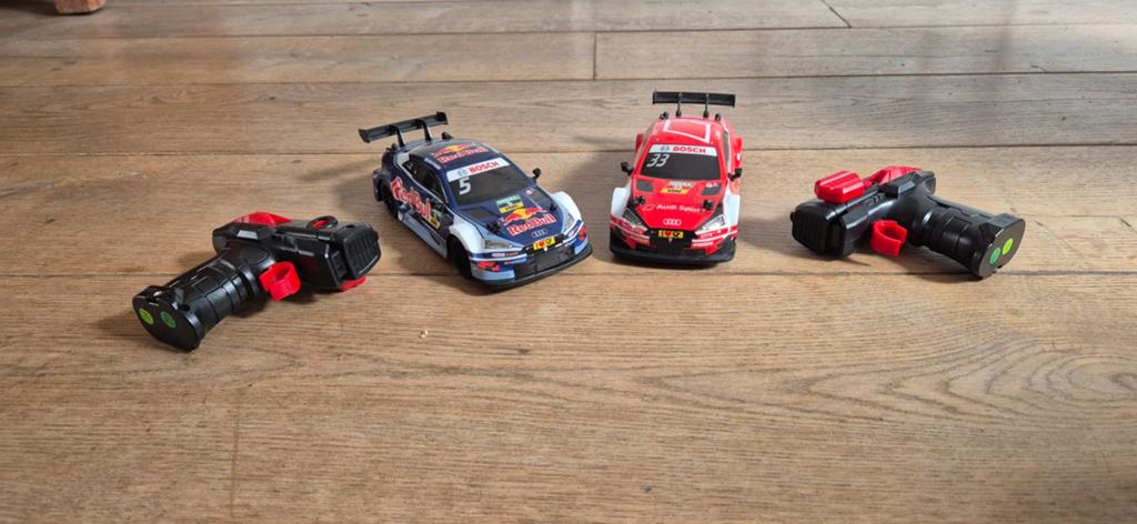 2 RC raceauto's met afstandsbediening, werkend, Gebruikt, Auto onroad, Overige schalen, Ophalen