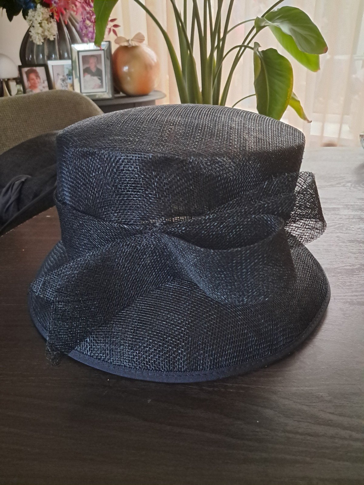 Elegante Dames Hoed - Zwart, Ophalen of Verzenden, Zo goed als nieuw, One size fits all, Hoed