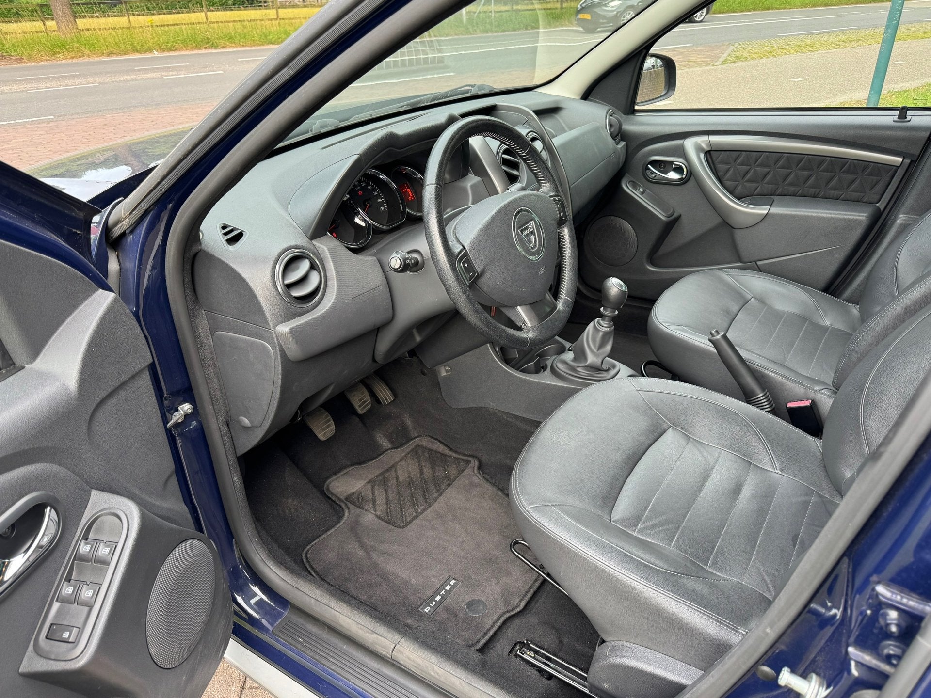 Dacia Duster 1.2 TCe 4x2 Prestige, Voorwielaandrijving, 125 pk, Gebruikt, Euro 6