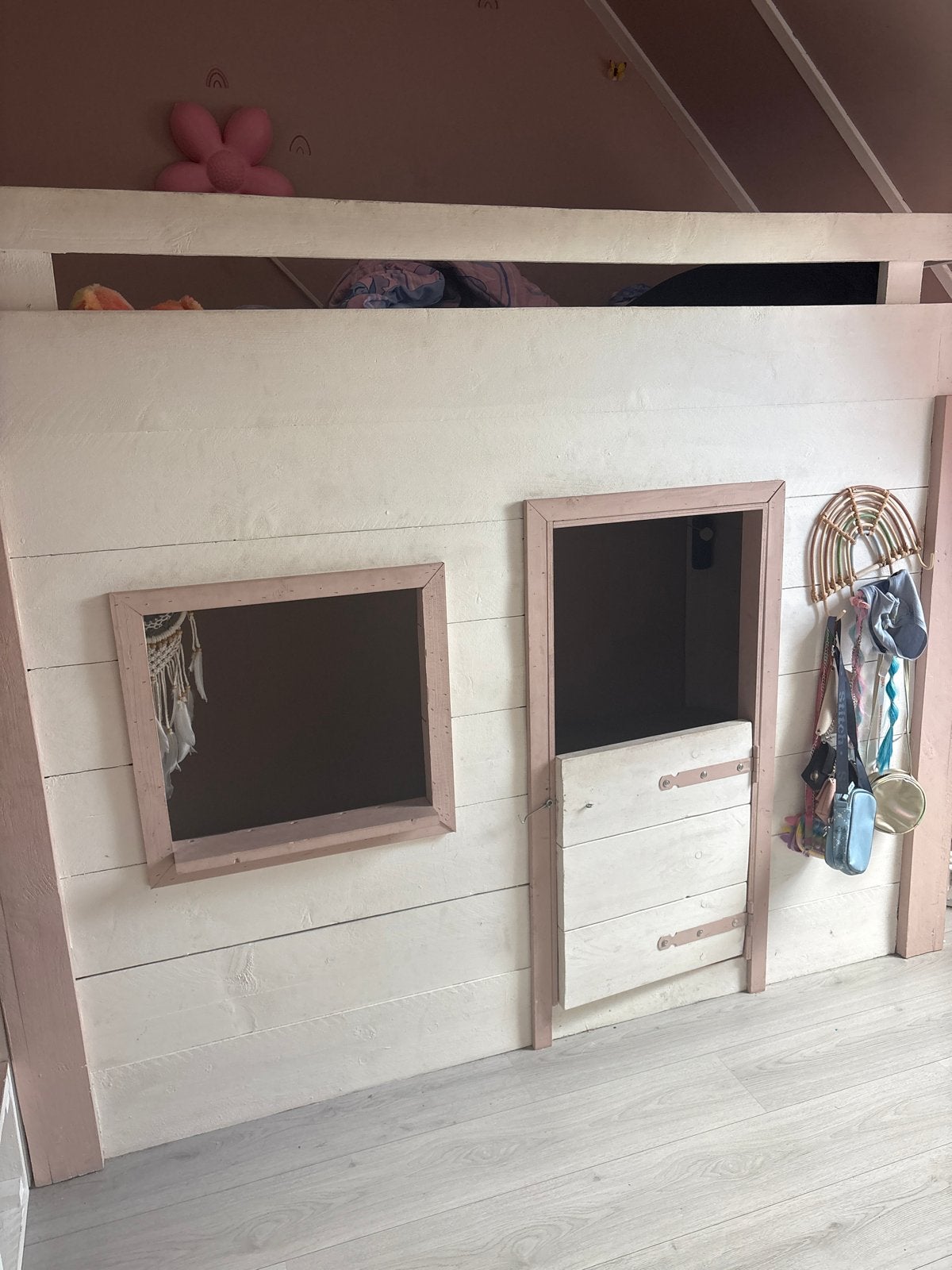 Uniek kinderbed met huisje en trap - Hoogslaper, Gebruikt, Eenpersoons, Ophalen of Verzenden, 200 cm